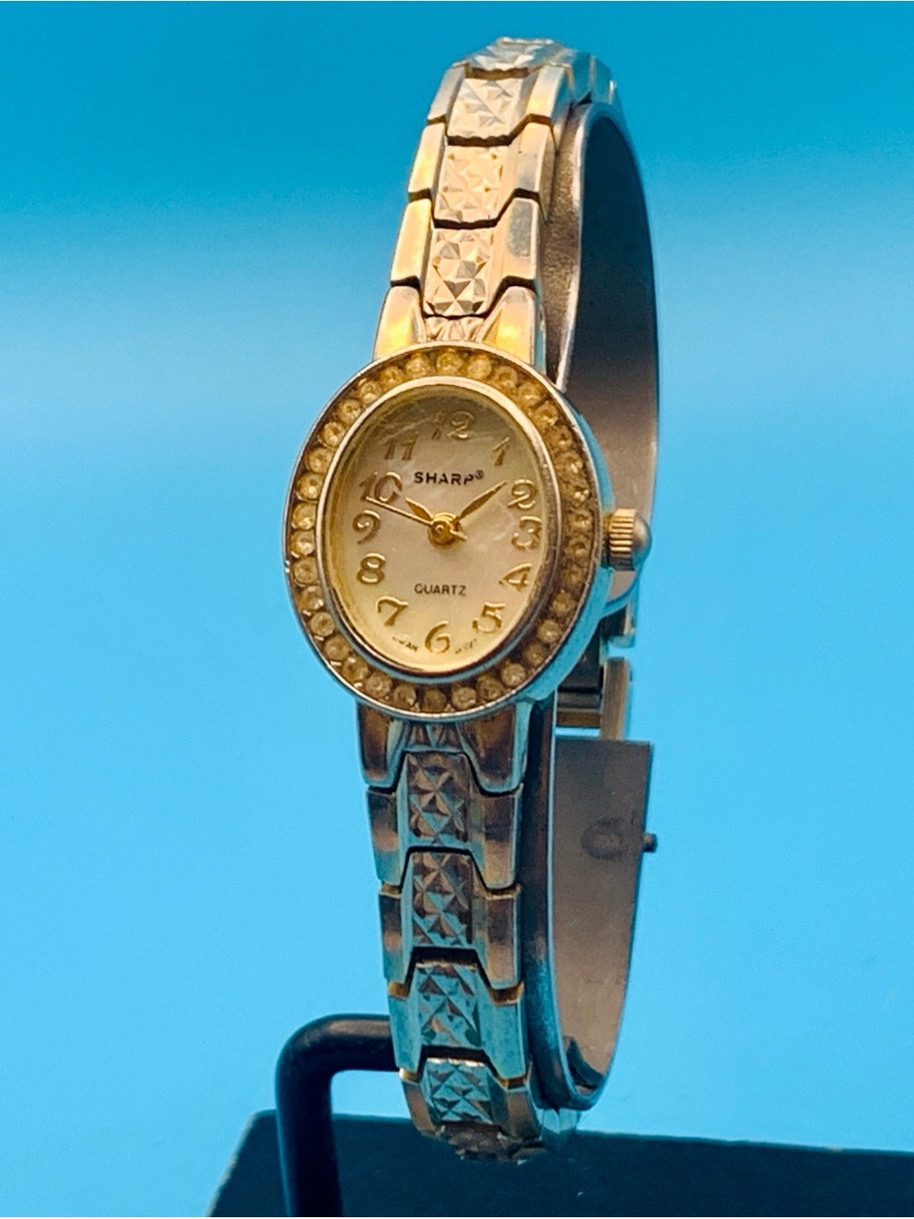 SHARP SHP2066 Women’s Vintage Quartz Bracelet Wristwatch MOP Dial Works New Batt